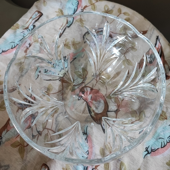 Miller Rogaska Round Crystal Fruit Serving Bowl Covington Pattern HEAVY - Picture 2 of 5